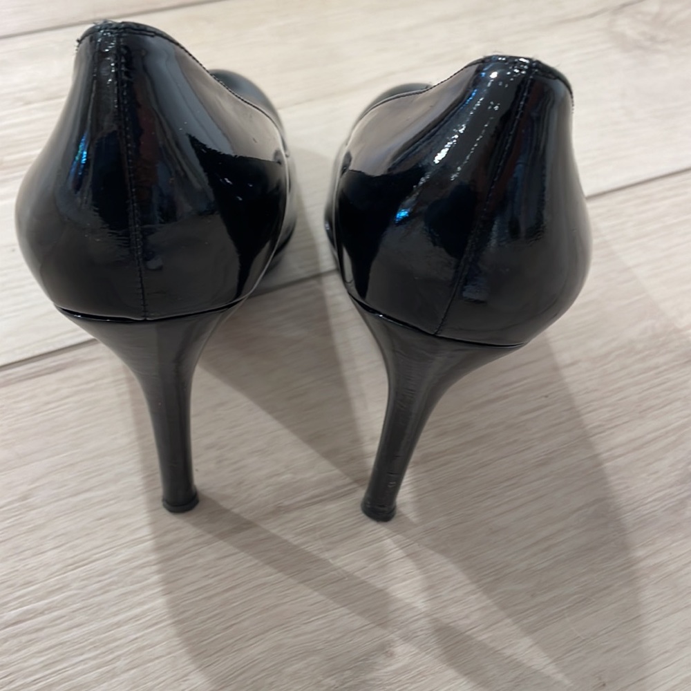 Stuart Weitzman heels - Picture 3 of 4